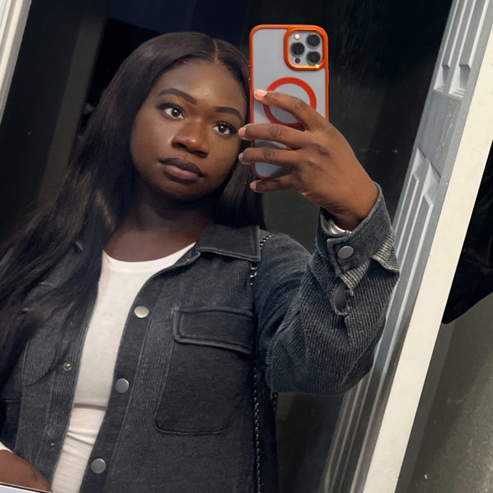 Meet your Posher, Danielle